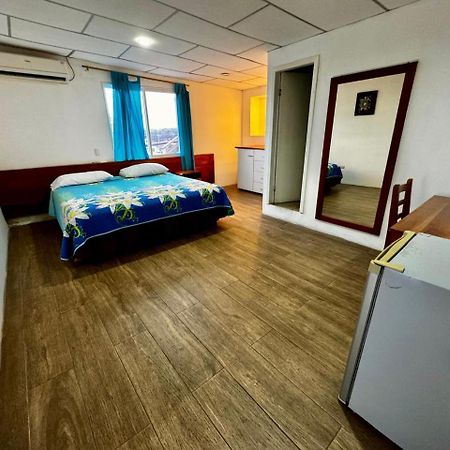 Hostal Muyuyo Puerto Ayora  Bagian luar foto