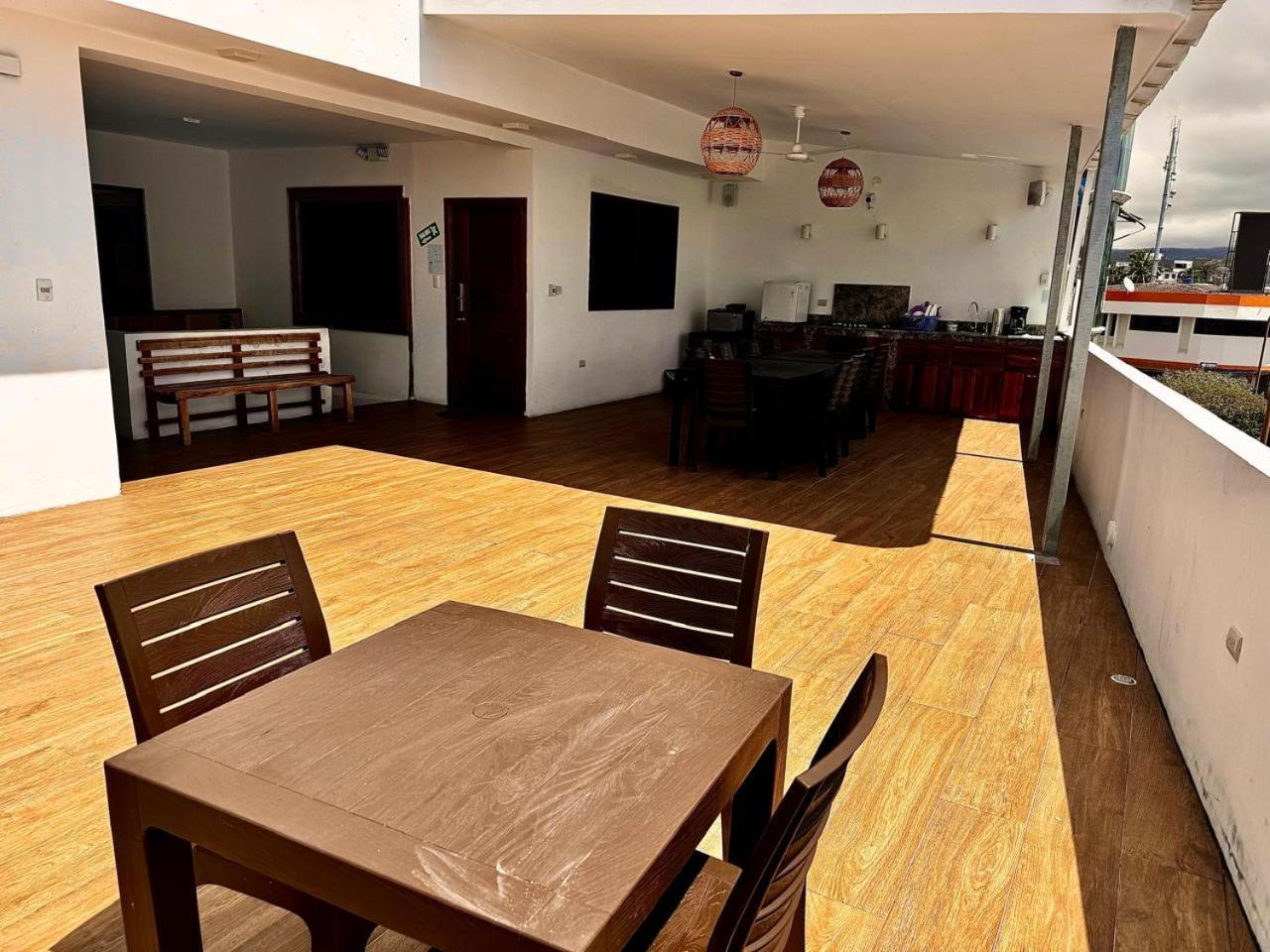 Hostal Muyuyo Puerto Ayora  Bagian luar foto
