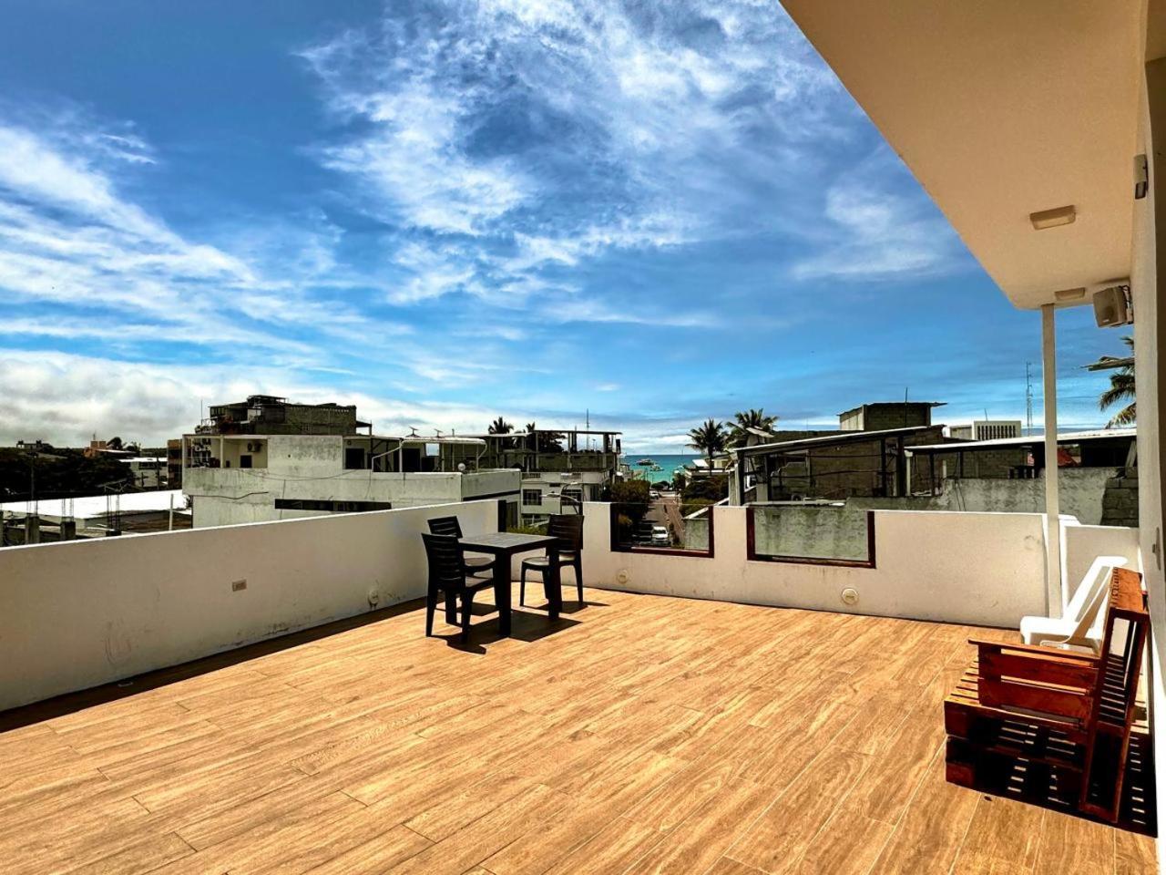 Hostal Muyuyo Puerto Ayora  Bagian luar foto