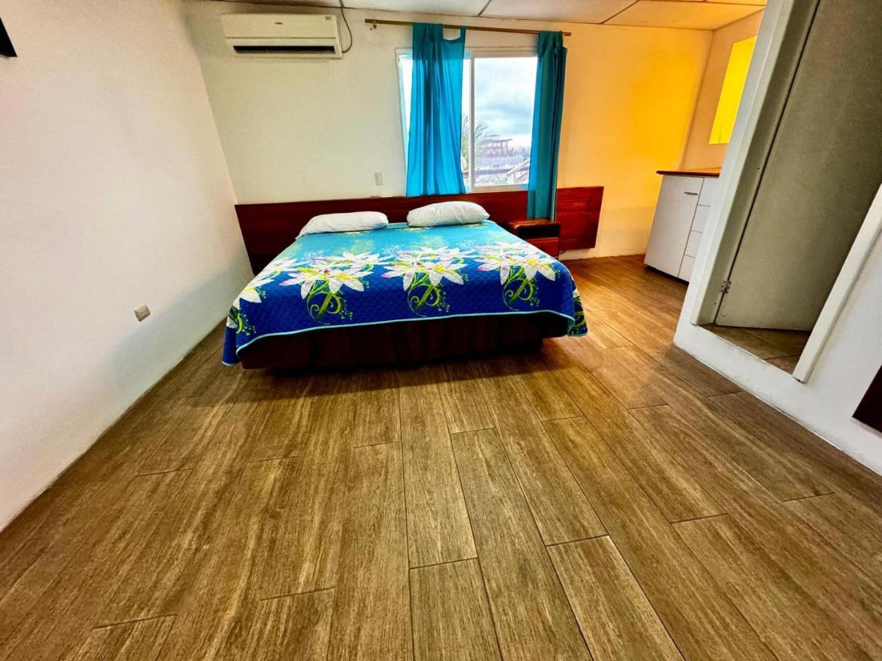 Hostal Muyuyo Puerto Ayora  Bagian luar foto