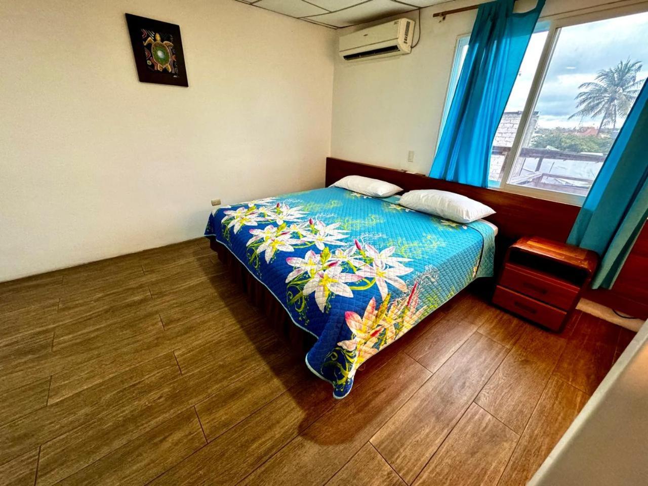 Hostal Muyuyo Puerto Ayora  Bagian luar foto