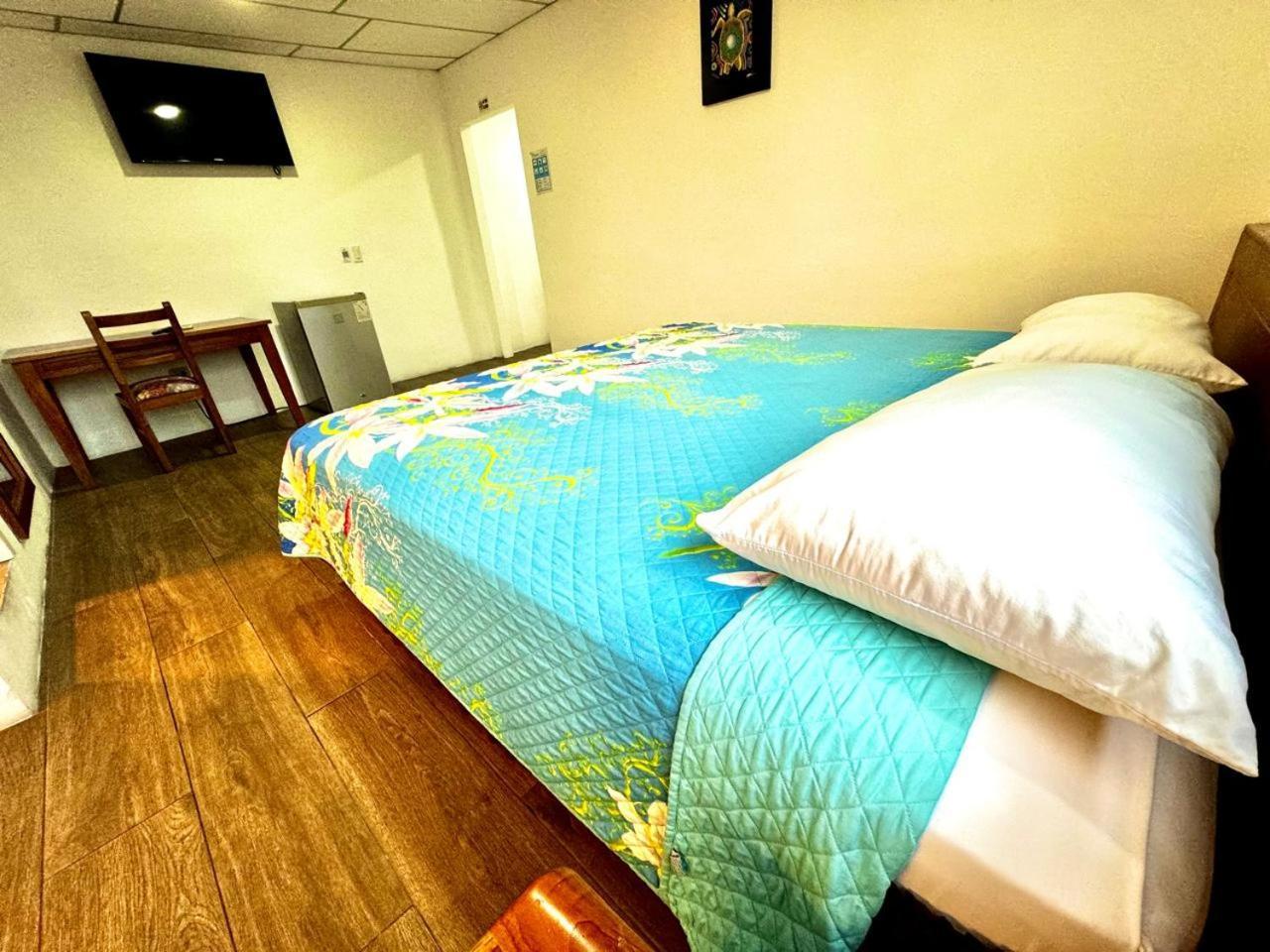 Hostal Muyuyo Puerto Ayora  Bagian luar foto