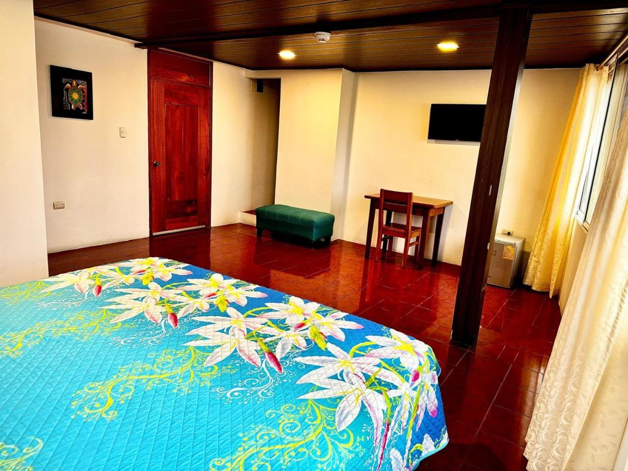 Hostal Muyuyo Puerto Ayora  Bagian luar foto