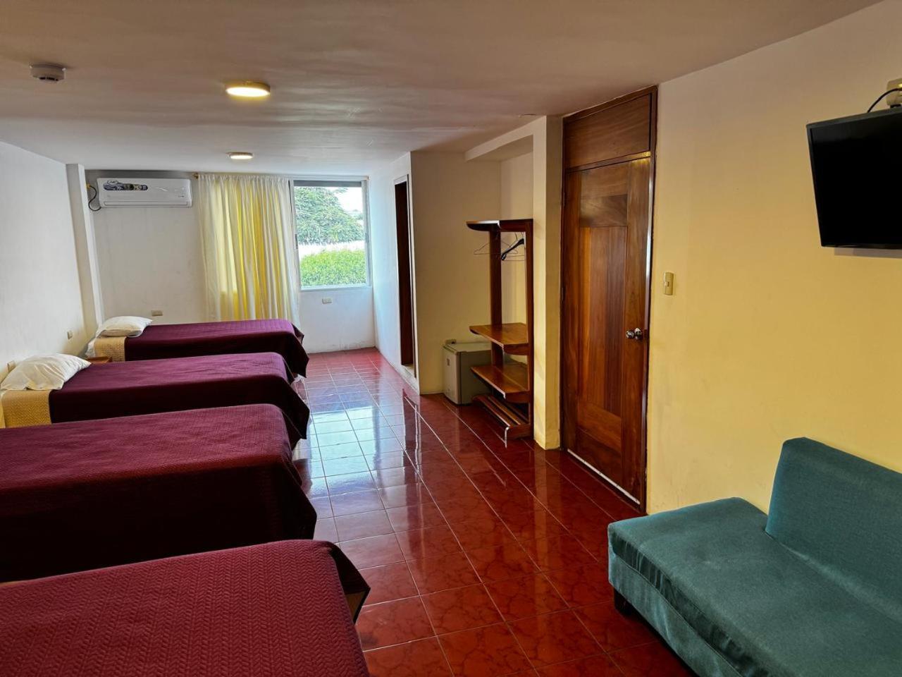 Hostal Muyuyo Puerto Ayora  Bagian luar foto