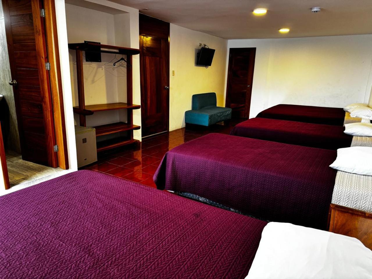 Hostal Muyuyo Puerto Ayora  Bagian luar foto
