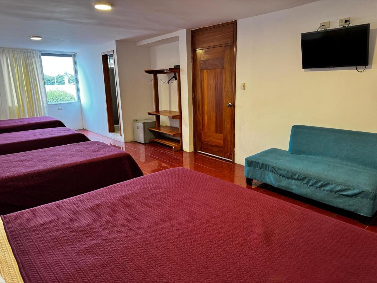 Hostal Muyuyo Puerto Ayora  Bagian luar foto