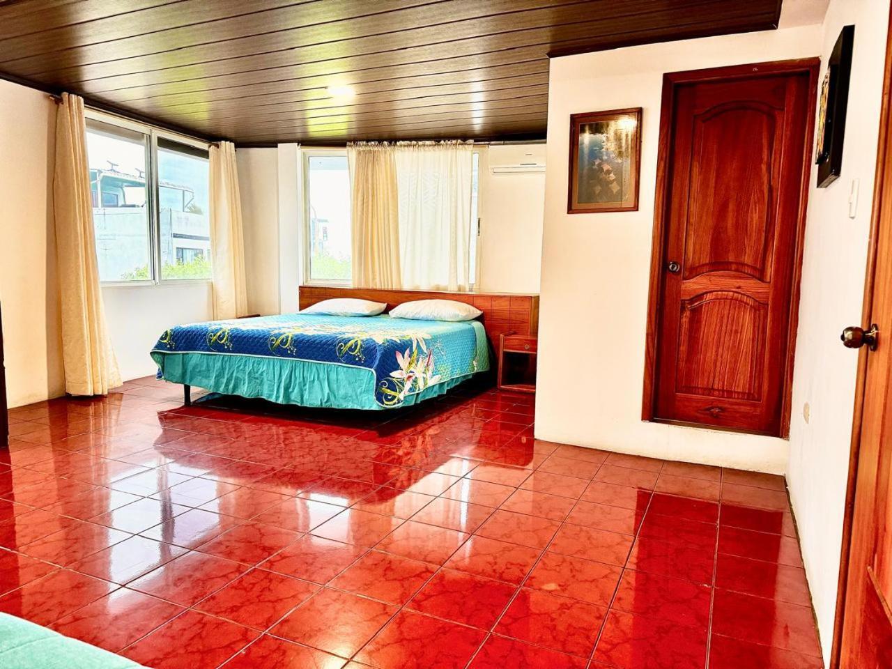 Hostal Muyuyo Puerto Ayora  Bagian luar foto