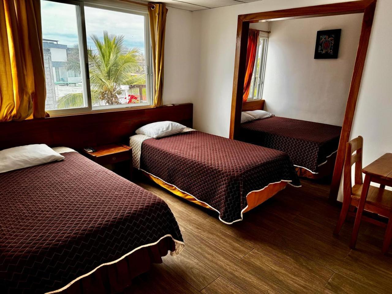 Hostal Muyuyo Puerto Ayora  Bagian luar foto
