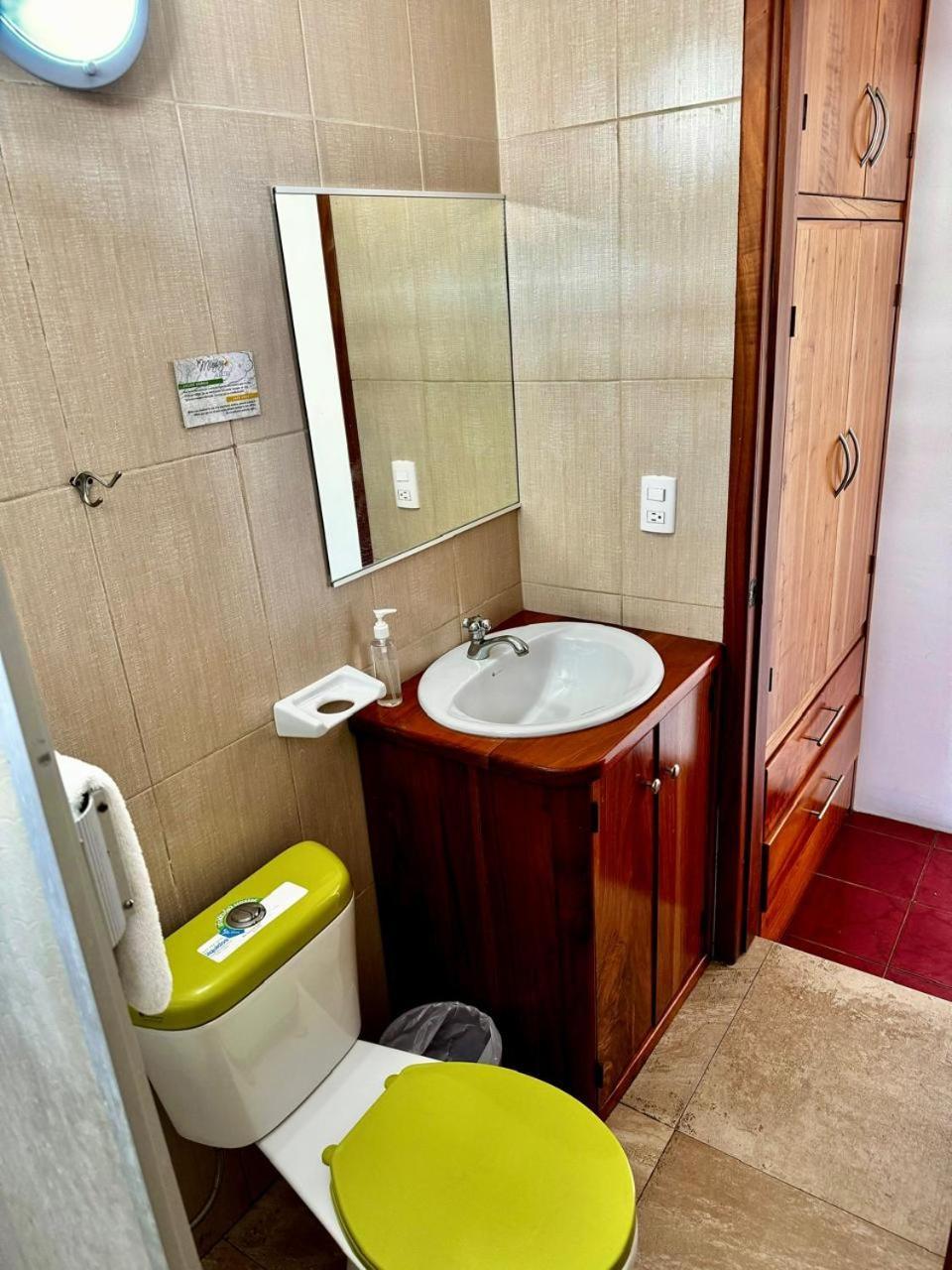 Hostal Muyuyo Puerto Ayora  Bagian luar foto