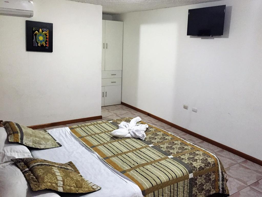 Hostal Muyuyo Puerto Ayora  Bagian luar foto